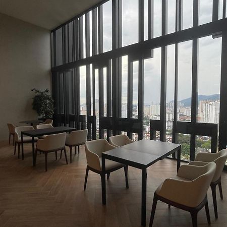 Beacon 2Br Infinity Pool - By Bnb4U 조지타운 외부 사진